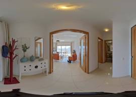 1 bedroom apartment on the top floor, with parking space and storage room in Armação de Pêra