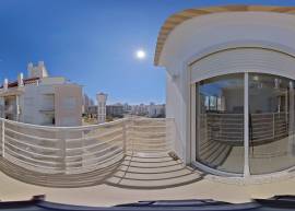 1 bedroom apartment on the top floor, with parking space and storage room in Armação de Pêra