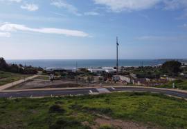 One-of-a-Kind Building Plot Located in Meia Praia with Breathtaking Sea Views
