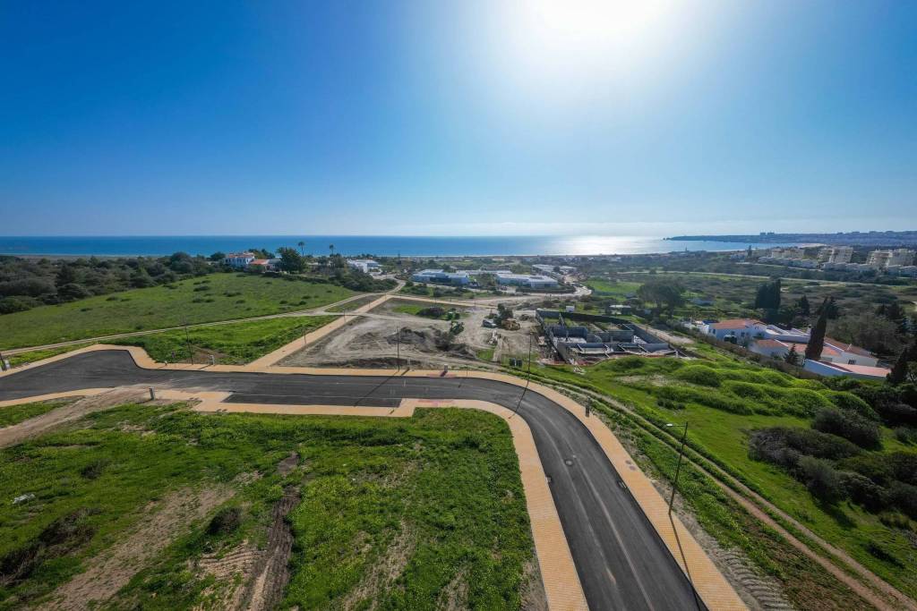 One-of-a-Kind Building Plot Located in Meia Praia with Breathtaking Sea Views