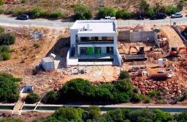 Luxury detached villa modern architecture T3+1 in Mexilhoeira Grande Luxury detached villa modern architecture T3+1 in Mexilhoeira Grande