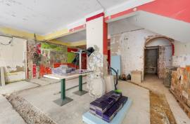 Shop with excellent location on the street of shops, right in the heart of the city of Portimão. Shop with excellent location on the street of shops, right in the heart of the city of Portimão.