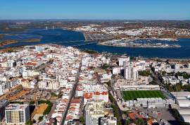 Shop with excellent location on the street of shops, right in the heart of the city of Portimão. Shop with excellent location on the street of shops, right in the heart of the city of Portimão.