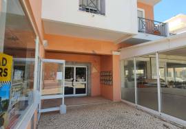 2-bedroom apartment for annual rent in Armação de Pêra Beach