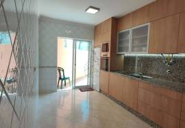 2-bedroom apartment for annual rent in Armação de Pêra Beach 2-bedroom apartment for annual rent in Armação de Pêra Beach
