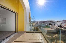 New 3 bedroom apartment in gated community with swimming pool and garage in Alvor New 3 bedroom apartment in gated community with swimming pool and garage in Alvor