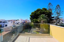 New 3 bedroom apartment in gated community with swimming pool and garage in Alvor New 3 bedroom apartment in gated community with swimming pool and garage in Alvor