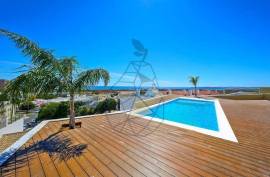 New 3 bedroom apartment in gated community with swimming pool and garage in Alvor New 3 bedroom apartment in gated community with swimming pool and garage in Alvor