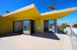 New 2 bedroom apartment in gated community with pool and garage in Alvor New 2 bedroom apartment in gated community with pool and garage in Alvor