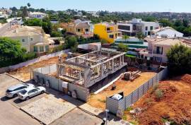 Contemporary villa with 3 bedrooms and an office, under construction