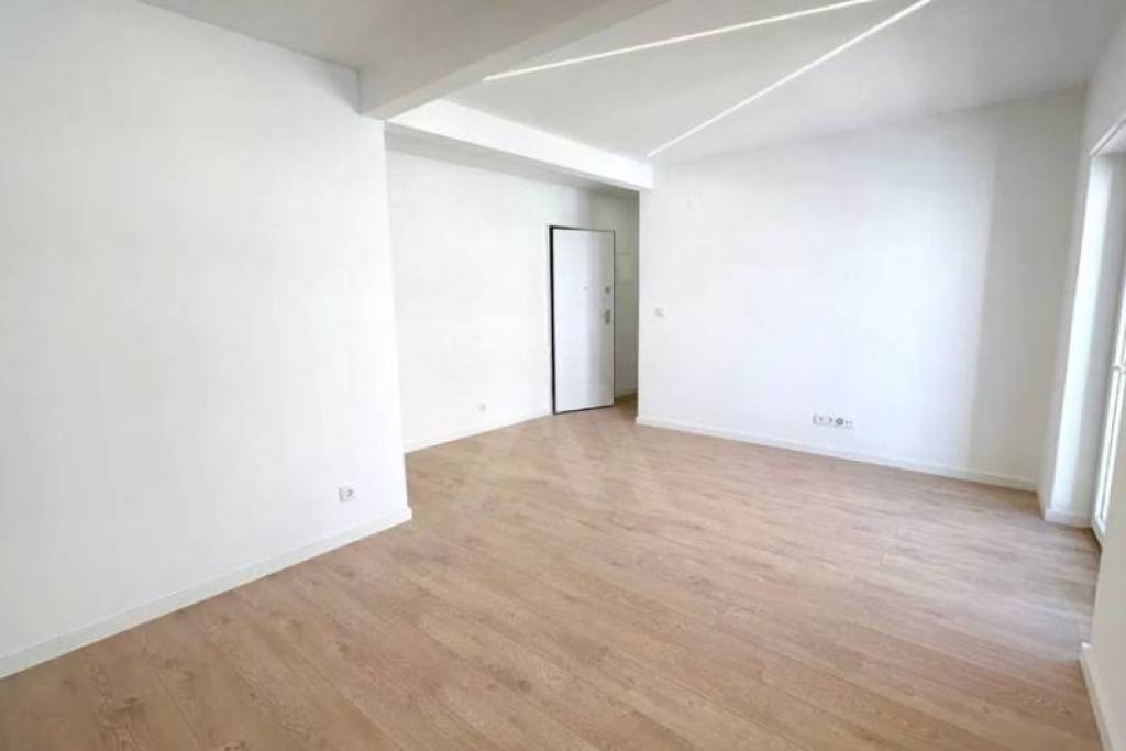 Apartamento T2 Remodelado em Almada