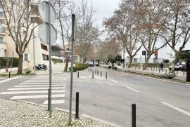 Apartamento T3 Remodelado e com Vista Mar em Cascais