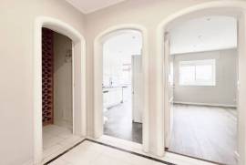 Apartamento T3 Remodelado e com Vista Mar em Cascais