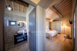 Renovated country house with guest house