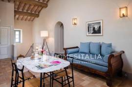 Renovated country house with guest house