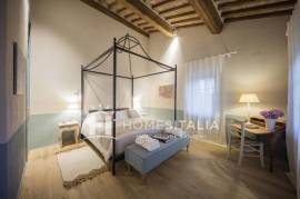 Renovated country house with guest house