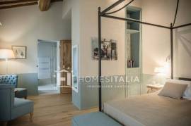 Renovated country house with guest house