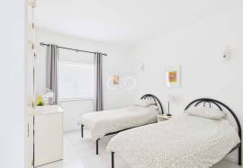 Exclusive - South facing with sea views , ground floor, 2 bed ground floor apartment with garden Exclusive - South facing with sea views , ground floor, 2 bed ground floor apartment with garden