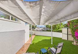 Exclusive - South facing with sea views , ground floor, 2 bed ground floor apartment with garden Exclusive - South facing with sea views , ground floor, 2 bed ground floor apartment with garden