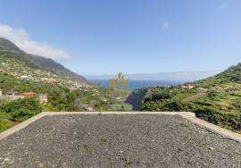 Land in Faial with Unique Potential with 11,605m² Land in Faial with Unique Potential with 11,605m²