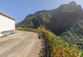 Land in Faial with Unique Potential with 11,605m² Land in Faial with Unique Potential with 11,605m²