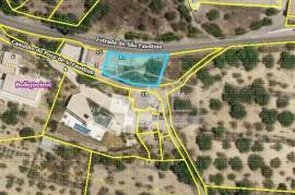 Warehouse with plot of land