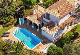 3 bedroom villa with golf views in Gramacho Golf Resort, Carvoeiro - Algarve