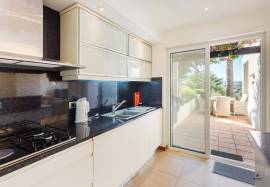 *Co-ownership (4 co-owners) of duplex townhouse period C, with three bedrooms and exclusive view to the driving range, located in Vale de Pinta Golf Resort - Algarve