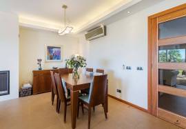 *Co-ownership (4 co-owners) of duplex townhouse period C, with three bedrooms and exclusive view to the driving range, located in Vale de Pinta Golf Resort - Algarve