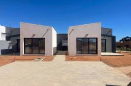 2 Bed Villa with pool