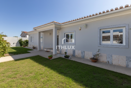 4 Bedroom Single Storey House with Garden and Pool