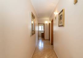 4 Bedroom Single Storey House with Garden and Pool