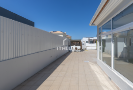 4 Bedroom Single Storey House with Garden and Pool