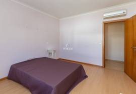 4 Bedroom Single Storey House with Garden and Pool