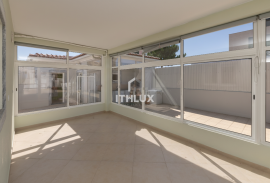 4 Bedroom Single Storey House with Garden and Pool
