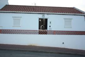 Semi-detached single storey house with backyard 