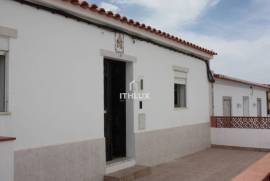 Semi-detached single storey house with backyard 