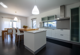 Detached House 4 Bedrooms, 10 minutes from Viseu