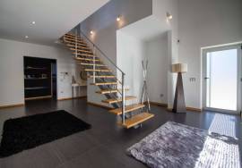 Detached House 4 Bedrooms, 10 minutes from Viseu