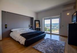 Detached House 4 Bedrooms, 10 minutes from Viseu