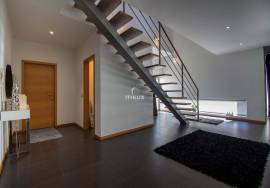 Detached House 4 Bedrooms, 10 minutes from Viseu