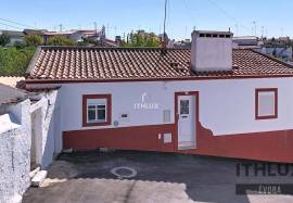 House located in São Romão/Ciladas, Vila Viçosa with a gross private area of 68m2 and 244m2 of land