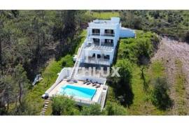 Elegant Three-Bedroom Country Villa with Pool and Panoramic Views – Santa Catarina da Fonte do Bispo