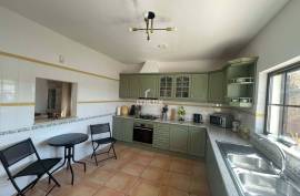 Elegant Three-Bedroom Country Villa with Pool and Panoramic Views – Santa Catarina da Fonte do Bispo