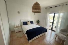 Elegant Three-Bedroom Country Villa with Pool and Panoramic Views – Santa Catarina da Fonte do Bispo