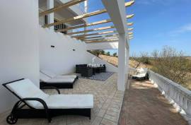 Elegant Three-Bedroom Country Villa with Pool and Panoramic Views – Santa Catarina da Fonte do Bispo