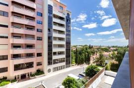 3+1 bedroom apartment in the center of Cascais