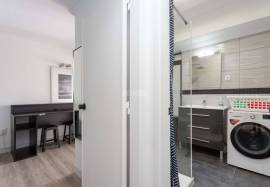 1 + 1 bedroom apartment inserted in a condominium with swimming pool with a magnificent view over the sea and the Center of Albufeira.