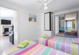 1 + 1 bedroom apartment inserted in a condominium with swimming pool with a magnificent view over the sea and the Center of Albufeira.