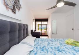 1 + 1 bedroom apartment inserted in a condominium with swimming pool with a magnificent view over the sea and the Center of Albufeira.